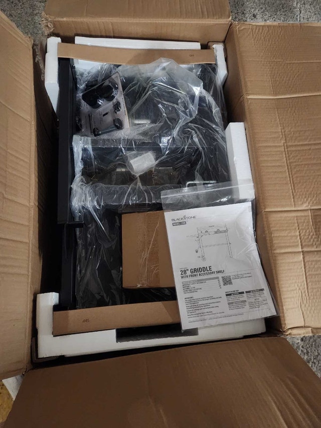 28" Blackstone Griddle Brand New - photo 3