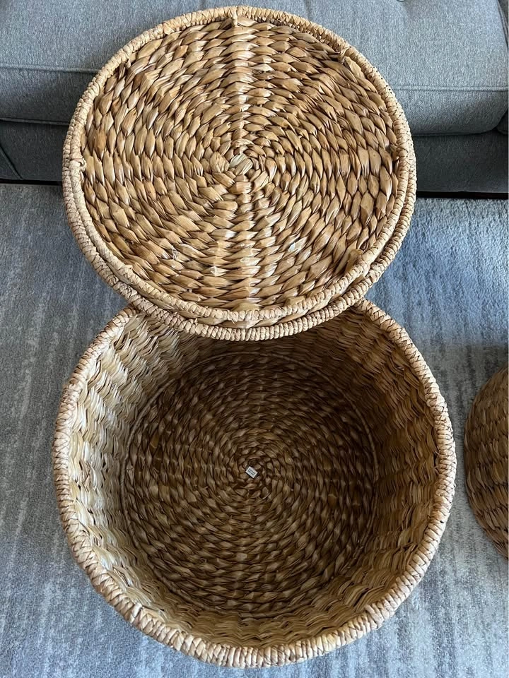Wicker Storage Ottoman/Table in natural. 2 available. - photo 2