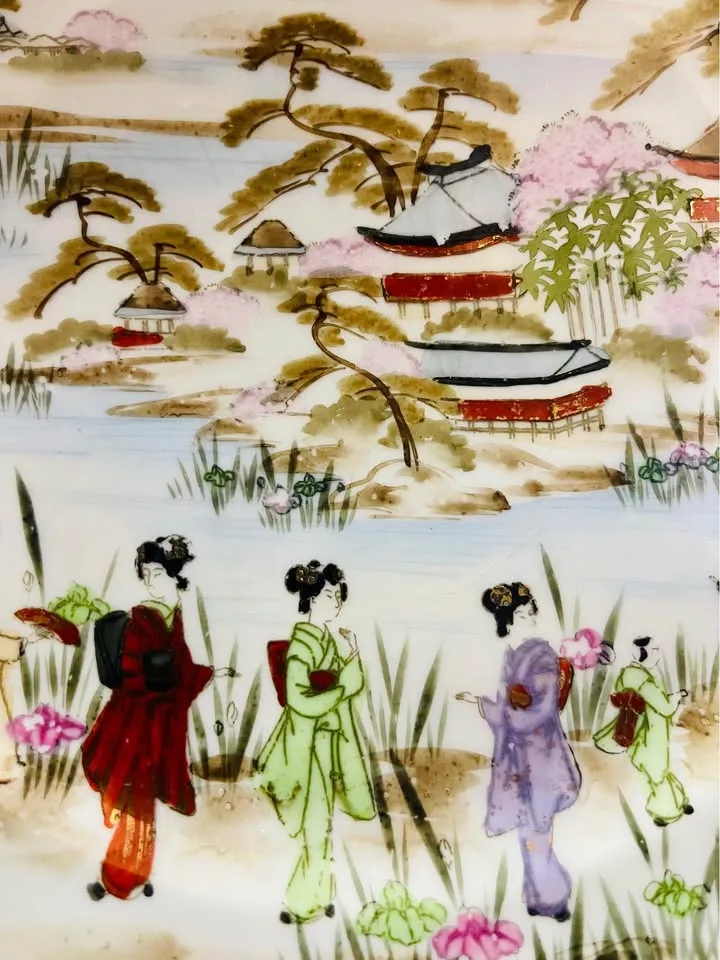 Vintage Japanese Kutani Plate - Geisha Scene (#23) image indicator(3)