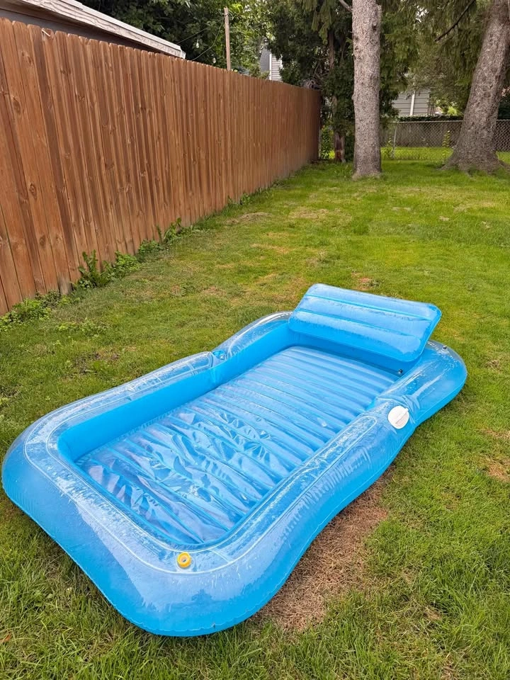 Tanning pool or baby pool