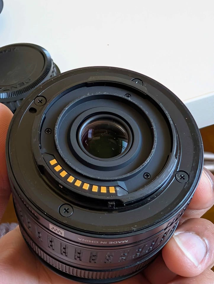 Olympus Zuiko Digital 14-42mm f/3.5-5.6 Lens - photo 4