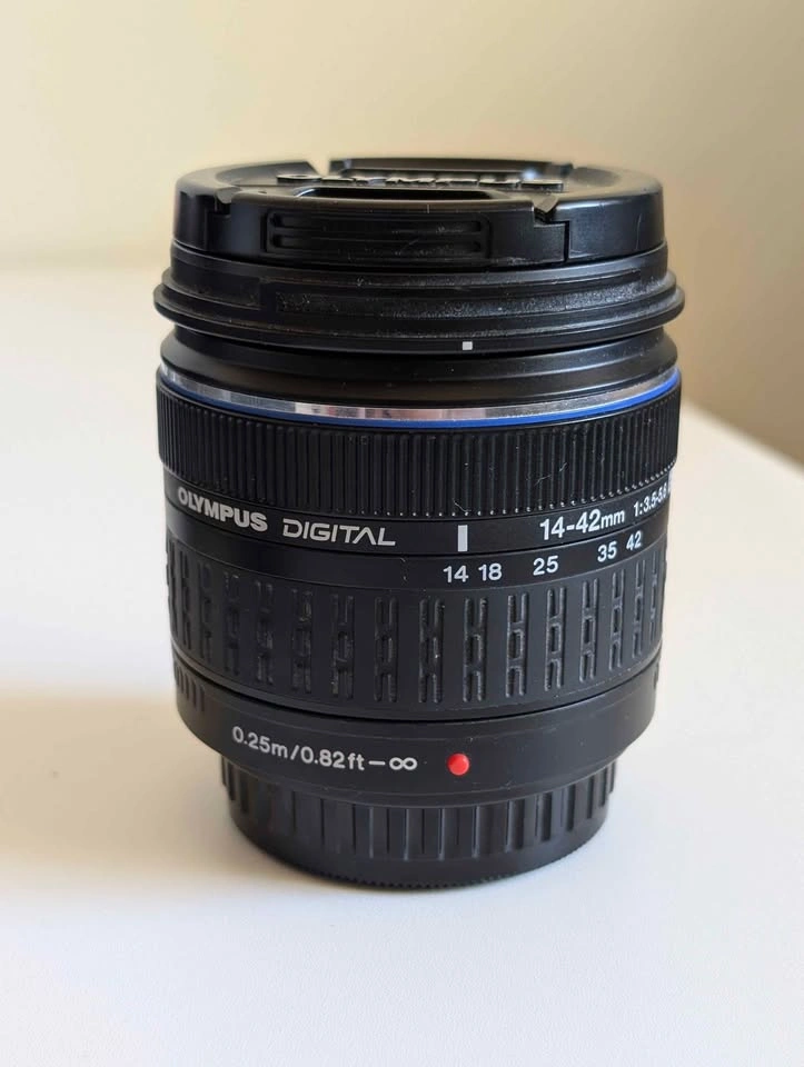 Olympus Zuiko Digital 14-42mm f/3.5-5.6 Lens - photo 5