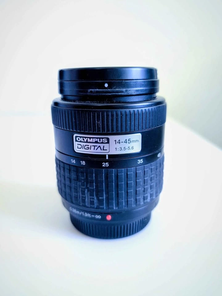 Olympus Zuiko Digital 14-45mm f/3.5-5.6 Lens - photo 2