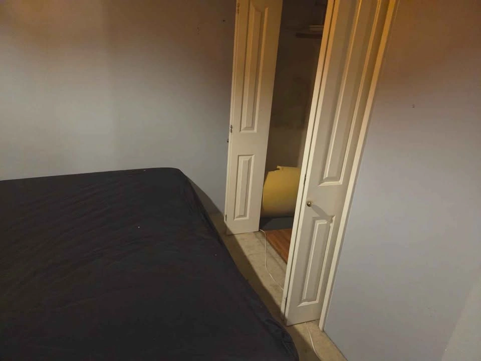 Private room for rent - photo 3