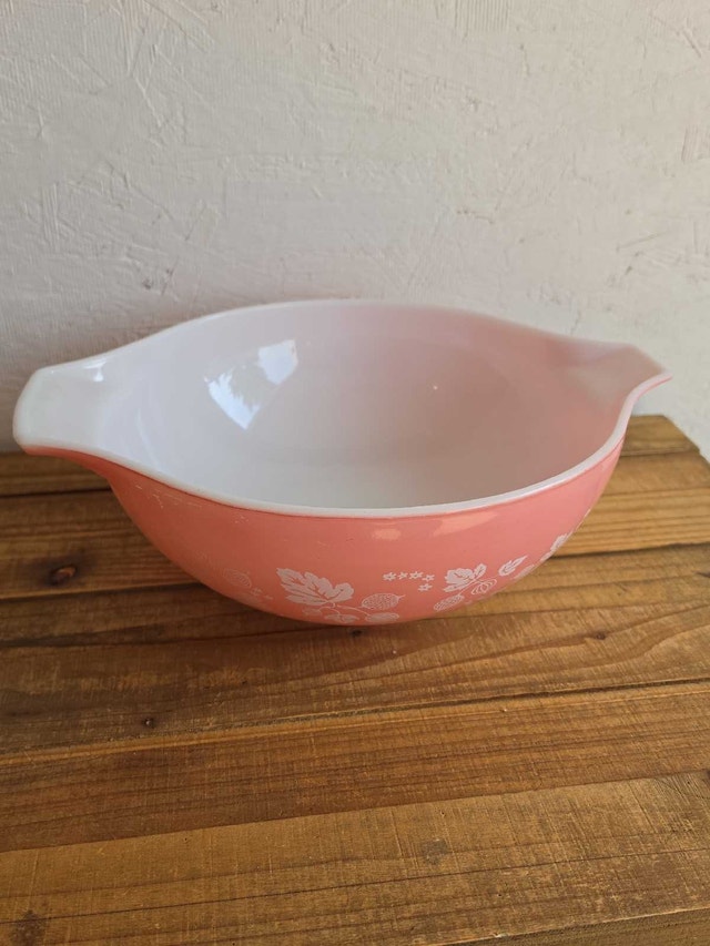 Vintage Pyrex 444 Pink Gooseberry 4 Quart Mixing Bowl
