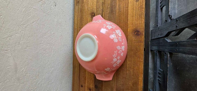 Vintage Pyrex 444 Pink Gooseberry 4 Quart Mixing Bowl - photo 3