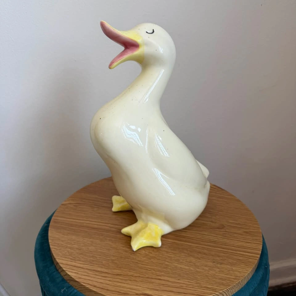 Vintage Ceramic Quacking Duck / Goose Figurine - photo 4
