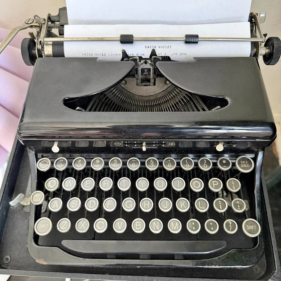 Working 1930s Royal De Luxe Portable Typewriter w/ Case