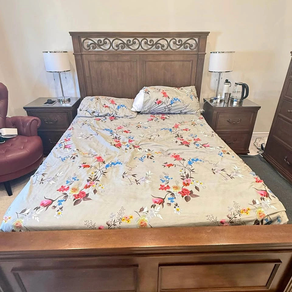 MOVING SALE - Queen Bedroom Set with Nightstands and Chest