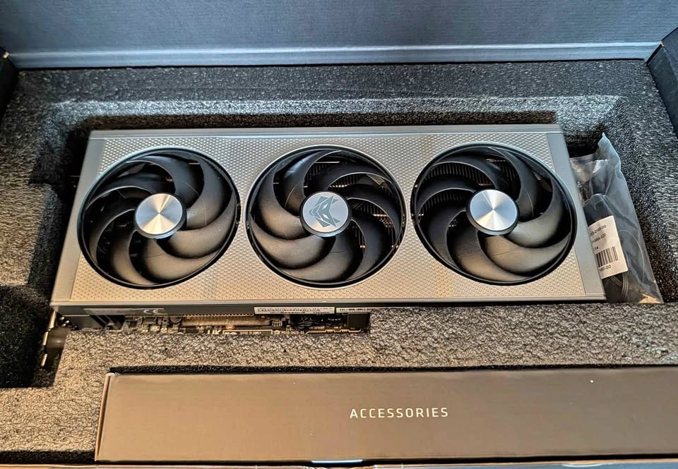 Sapphire NITRO+ RX 9060 XT 16GB - Excellent Condition