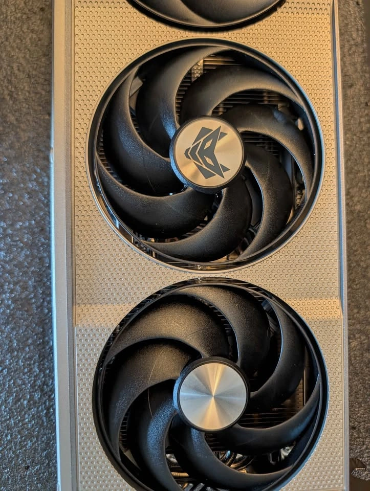 Sapphire NITRO+ RX 9060 XT 16GB - Excellent Condition - photo 2