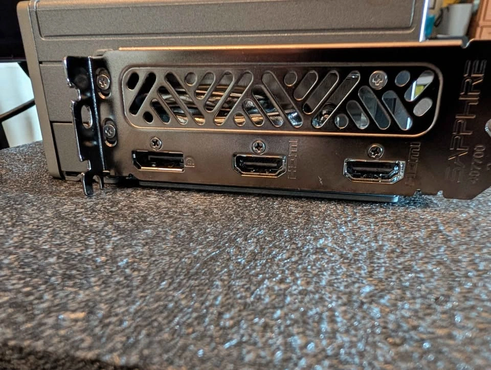 Sapphire NITRO+ RX 9060 XT 16GB - Excellent Condition - photo 5