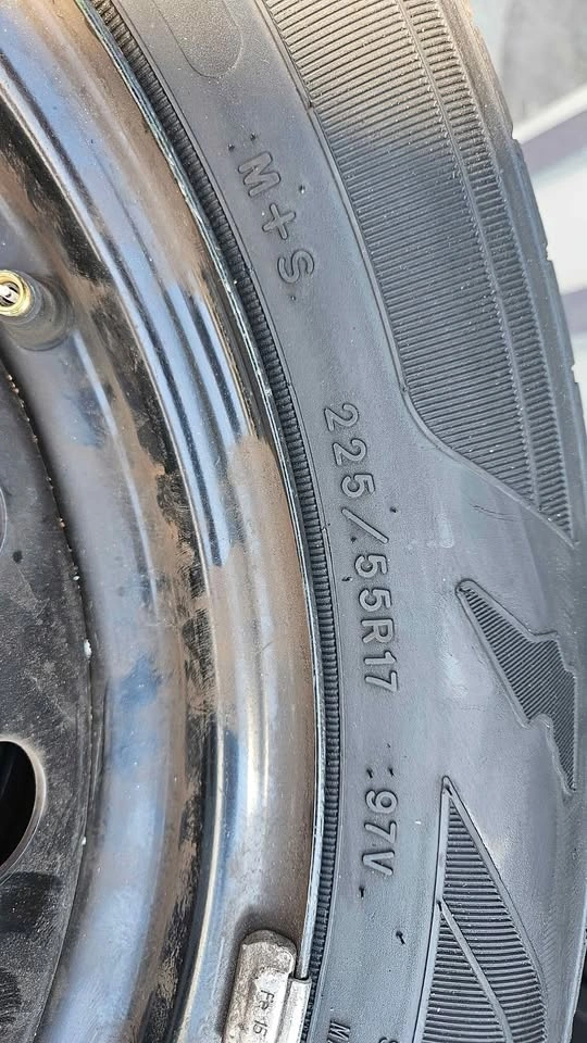 2019 Subaru Legacy Rim Tire - photo 2
