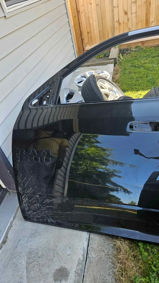 Dodge Ram 1500 Driver Side Door - photo 4
