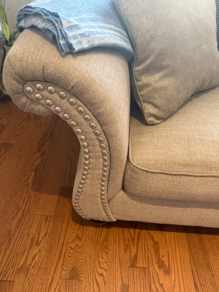 Sofa & Love Seat combo with 11 cushions From Ashley Furniture - photo 3