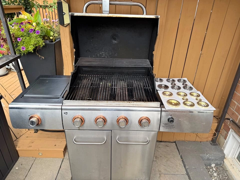 ELITE CHEF MASTER BBQ GRILL with Cover & Propane Tank