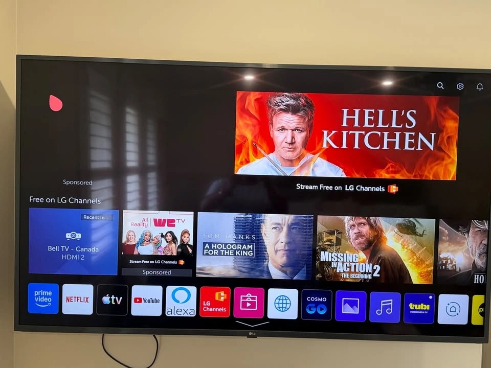 LG 65 INCH 65UM7300AUE TV WITH MOUNT - photo 2