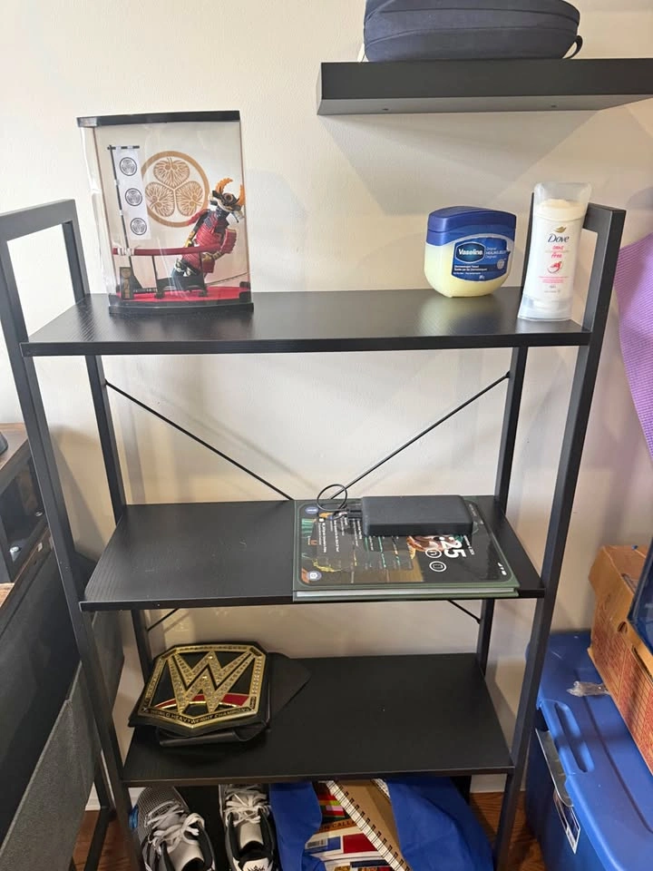 Standing bookshelf and 3-piece floating shelf set