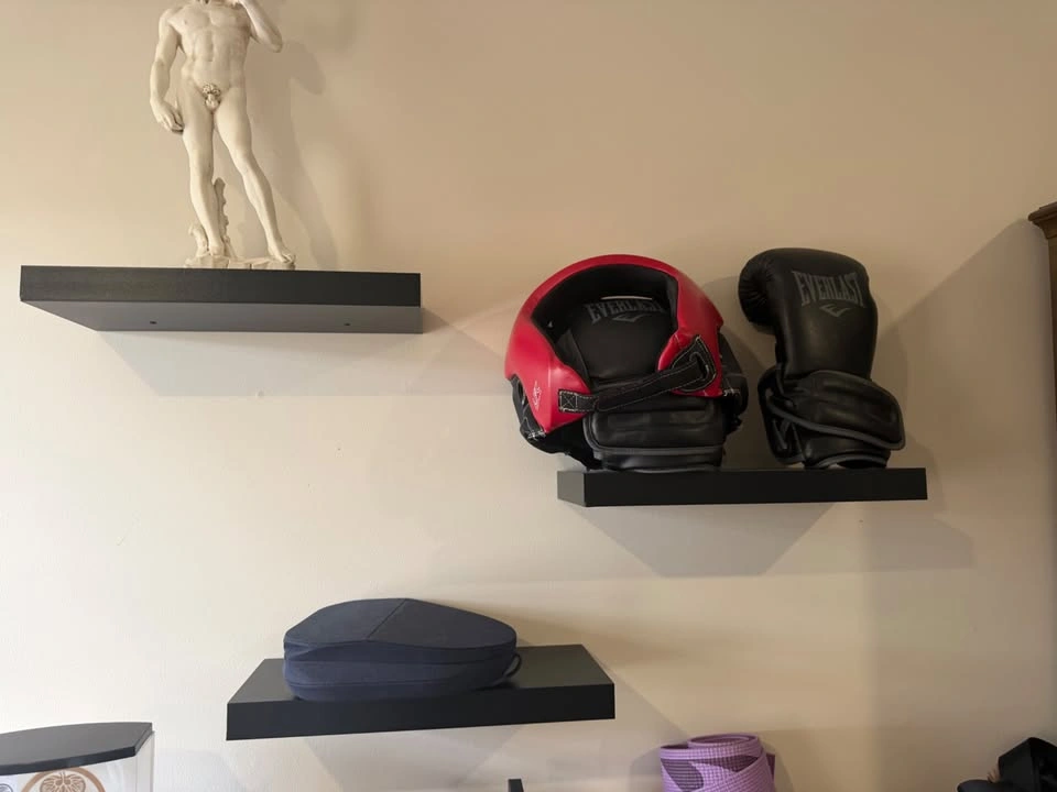 Standing bookshelf and 3-piece floating shelf set - photo 3
