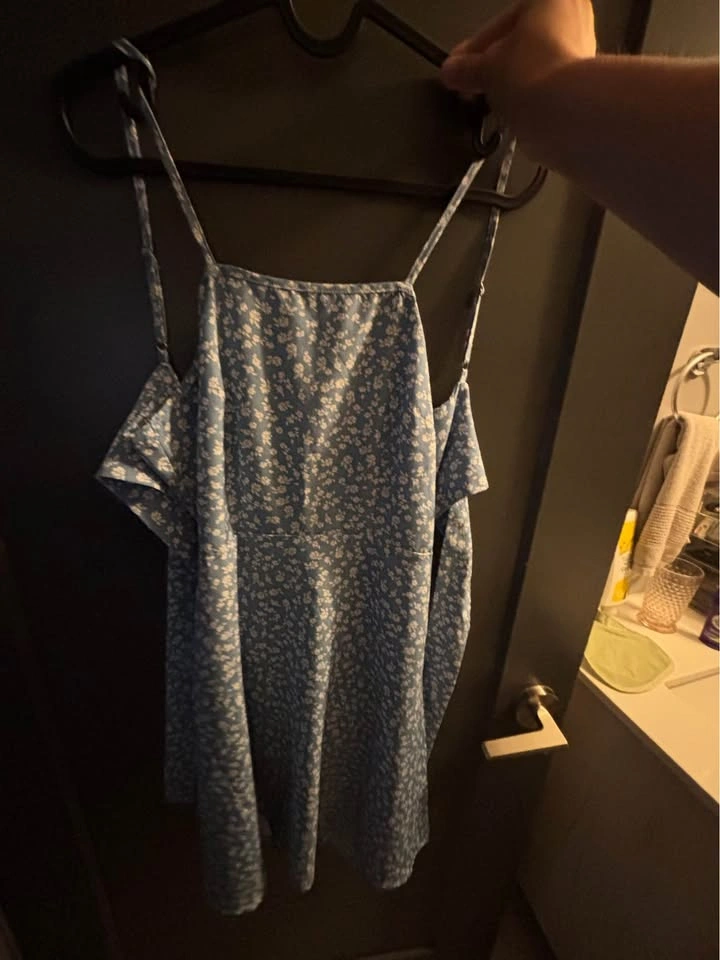 Lot of 3 Summer Dresses - Floral and Patterned (size small) - photo 3