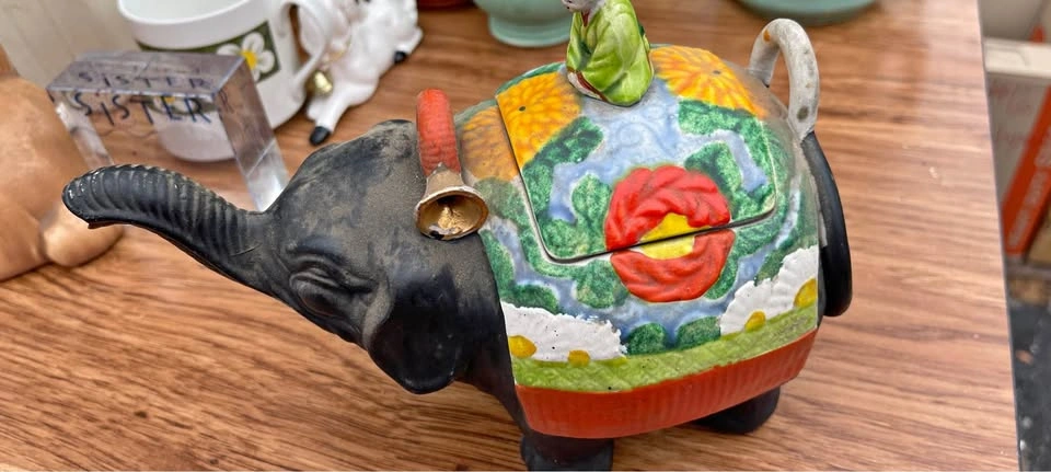 Japanese banko elephant teapot 1920s to 1940s