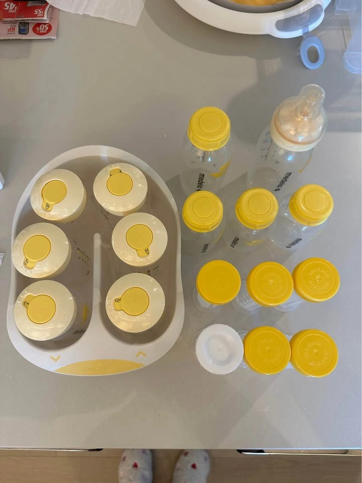 Medela milk containers - photo 2