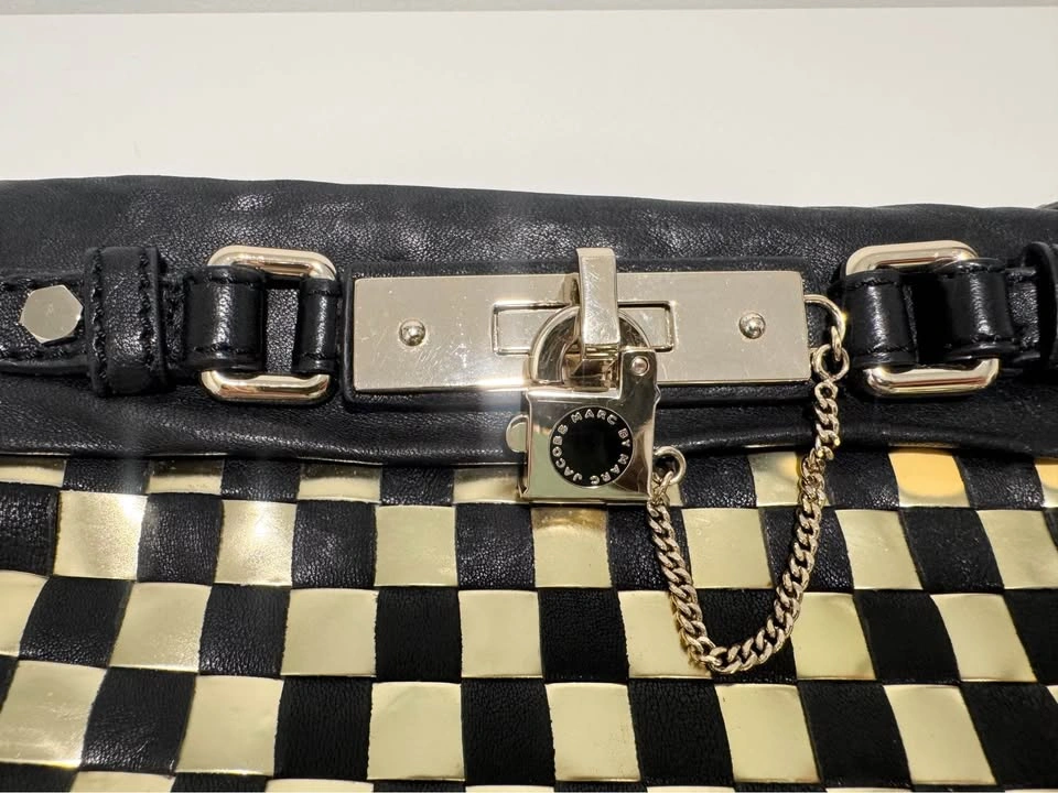 Authentic Marc by Marc Jacobs Leather Wristlet Clutch - photo 5