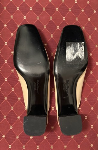 Salvatore Ferragamo Beige & Black Leather Cap Toe Heels Size 9.5 - photo 4