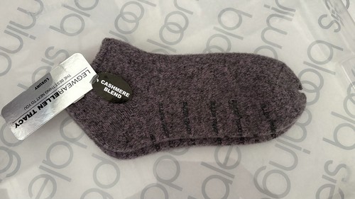 Ellen Tracy Wool Cashmere Blend Flannel Socks NWT One Size - photo 3
