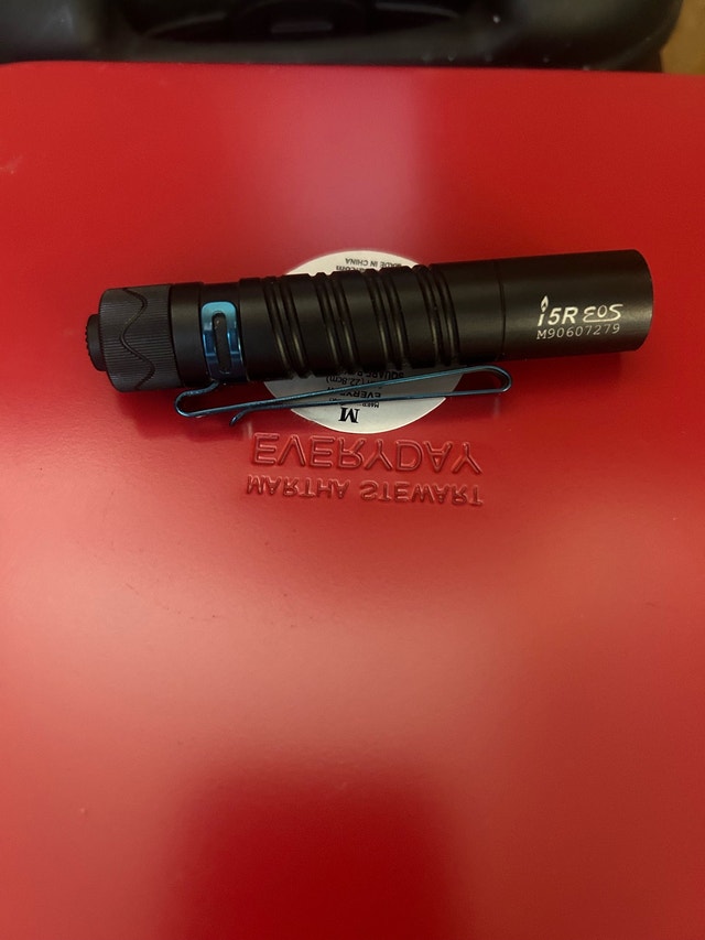 Olight i5R EOS