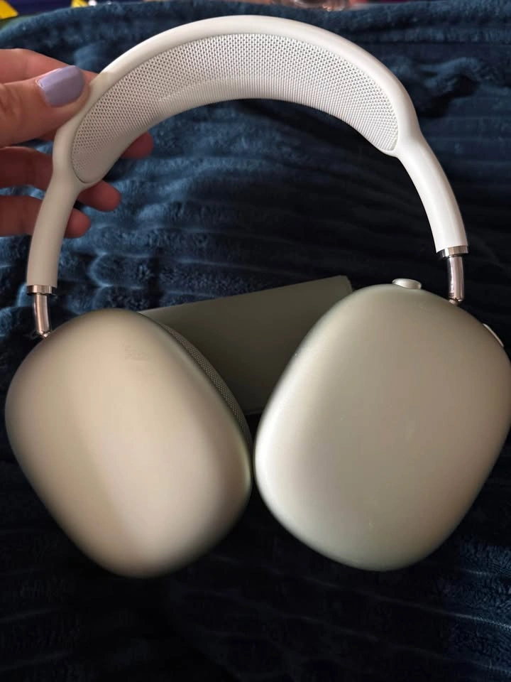Apple AirPods Max - Green - Like New - photo 3
