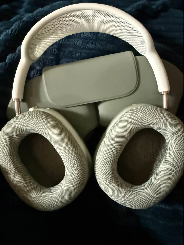 Apple AirPods Max - Green - Like New - photo 4