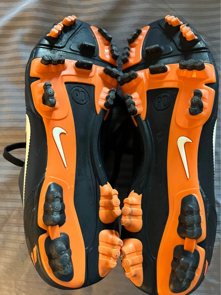 MINT Vintage Nike T90 Shoot II Extra Soccer Cleats + Shin Guards - photo 2