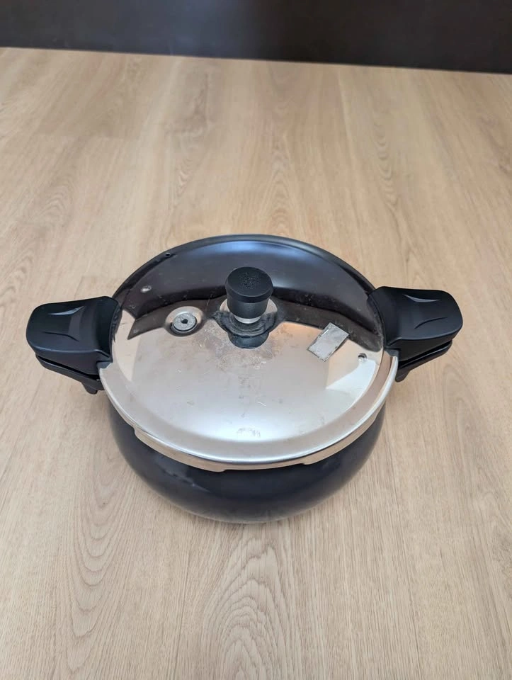 Pigeon 5 Litre Pressure Cooker with add on lids - photo 2