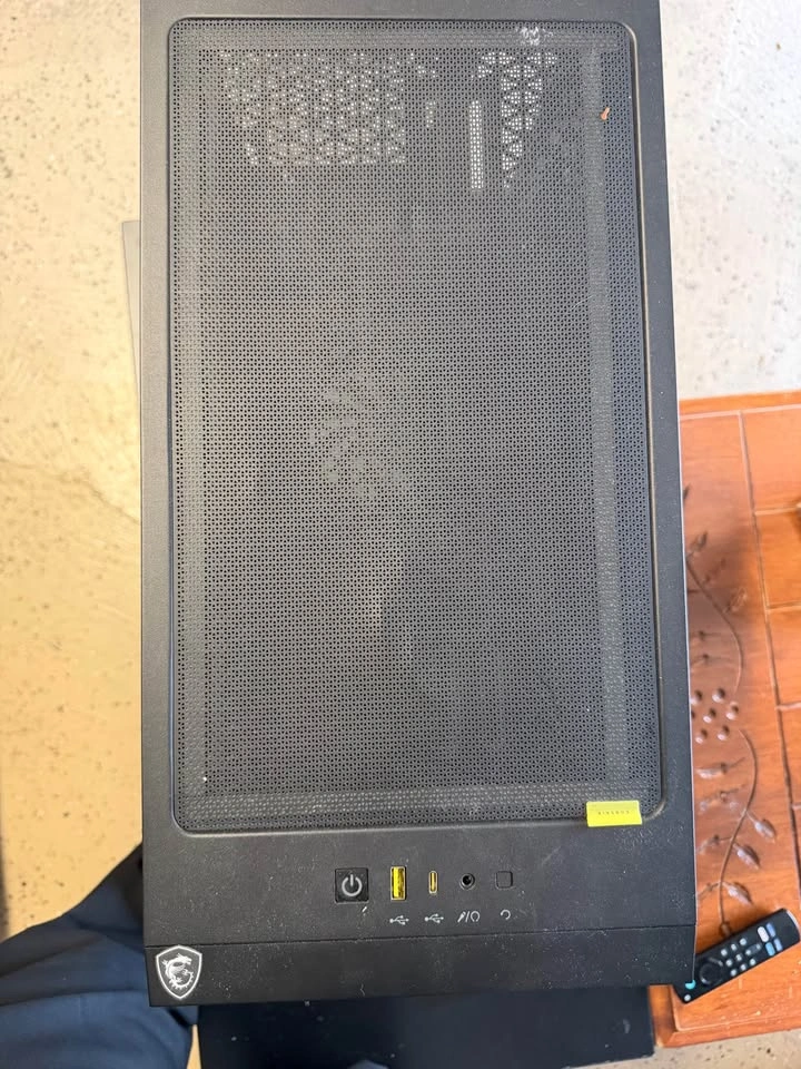 Corsair Mid-Tower ATX Case - photo 2