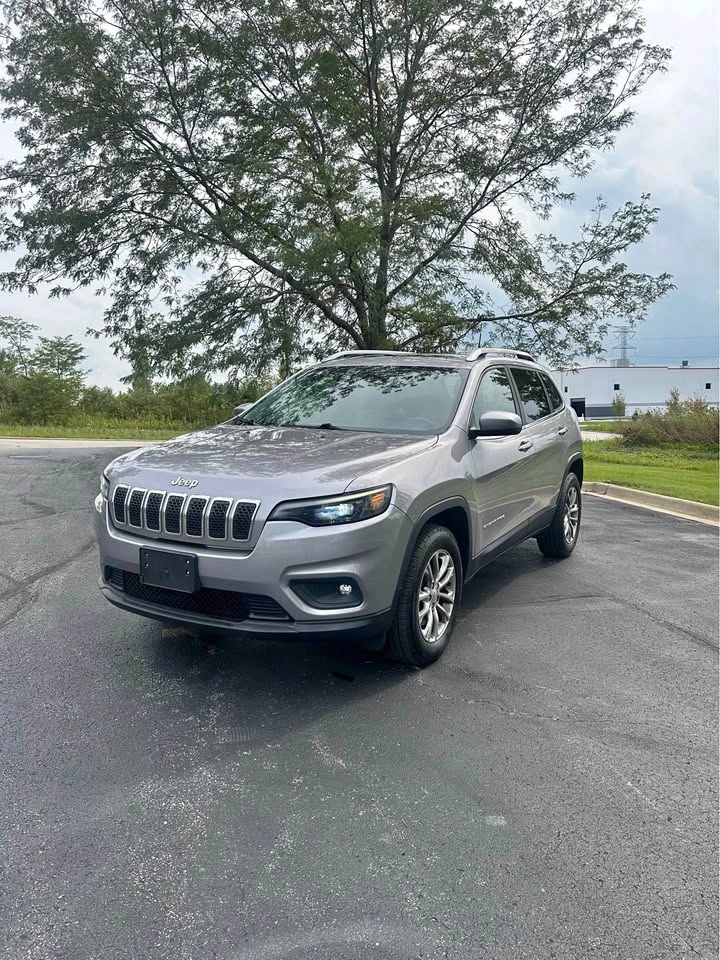 2019 Jeep Cherokee Latitude Plus Sport Utility 4D