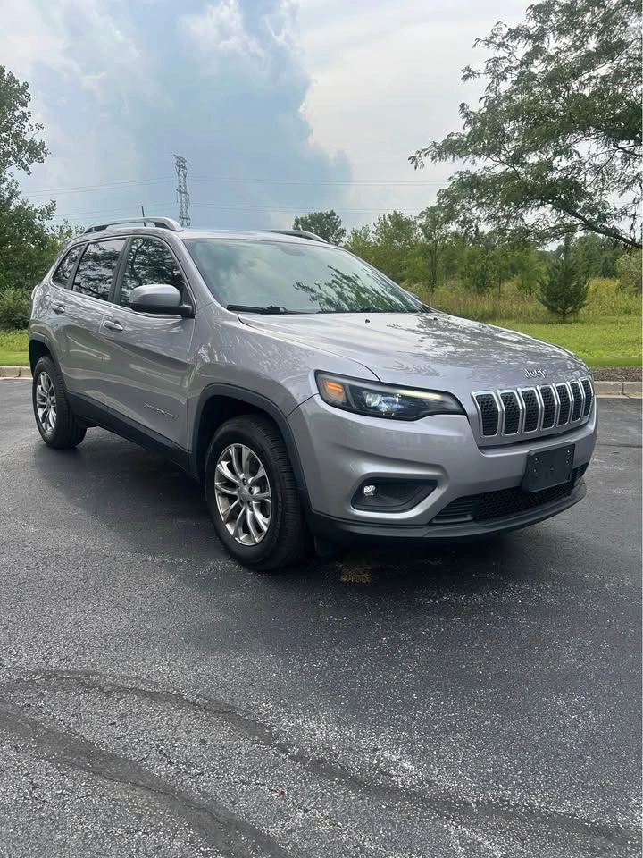 2019 Jeep Cherokee Latitude Plus Sport Utility 4D - photo 5