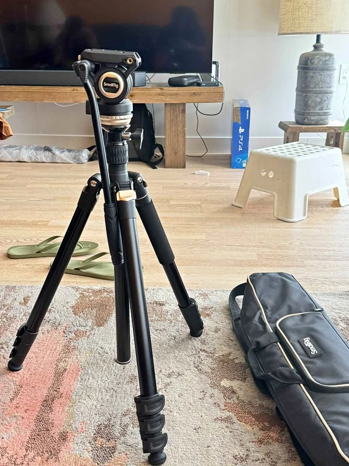 SmallRig Video Tripod with Fluid Head and Carrying Case