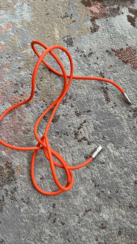 Tethering cable