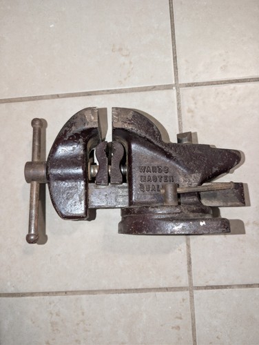Vintage Wards Master Quality Swivel Bench Vise Anvil & Pipe Jaws