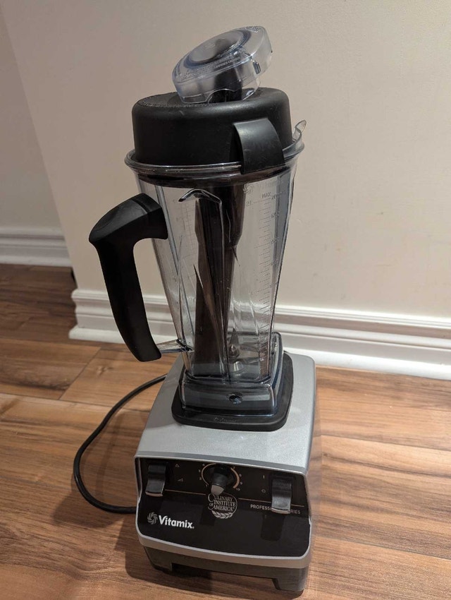 Vitamix VM0103 Professional Series Blender