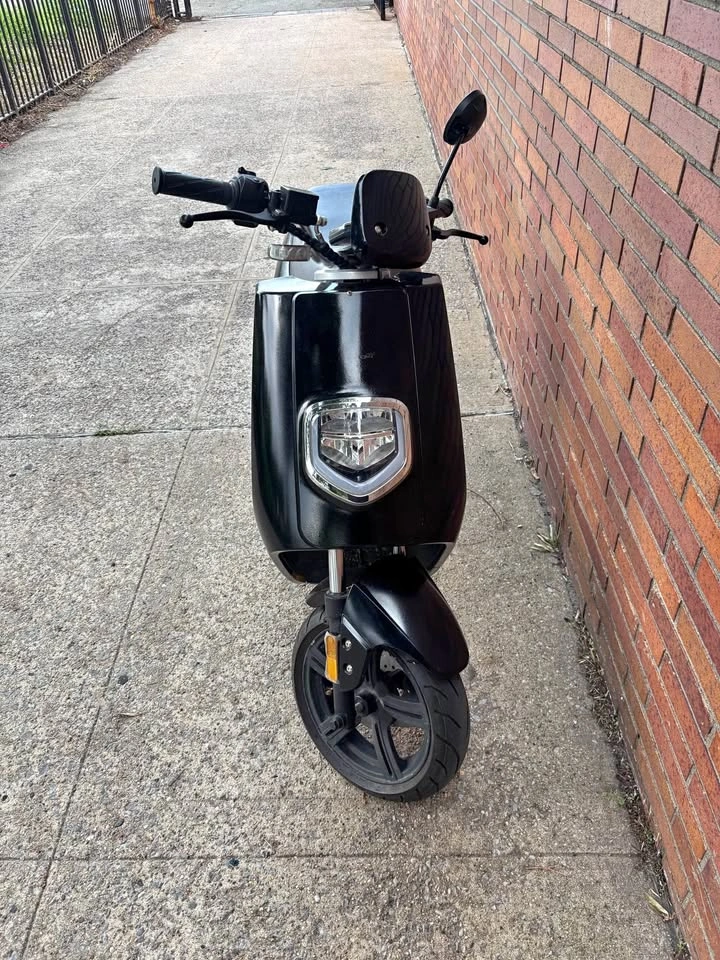 ELECTRIC MOPED