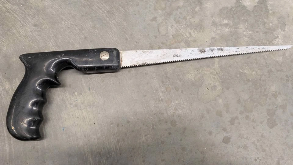 Drywall Saws + 2 Utility Knives – $25 - photo 3