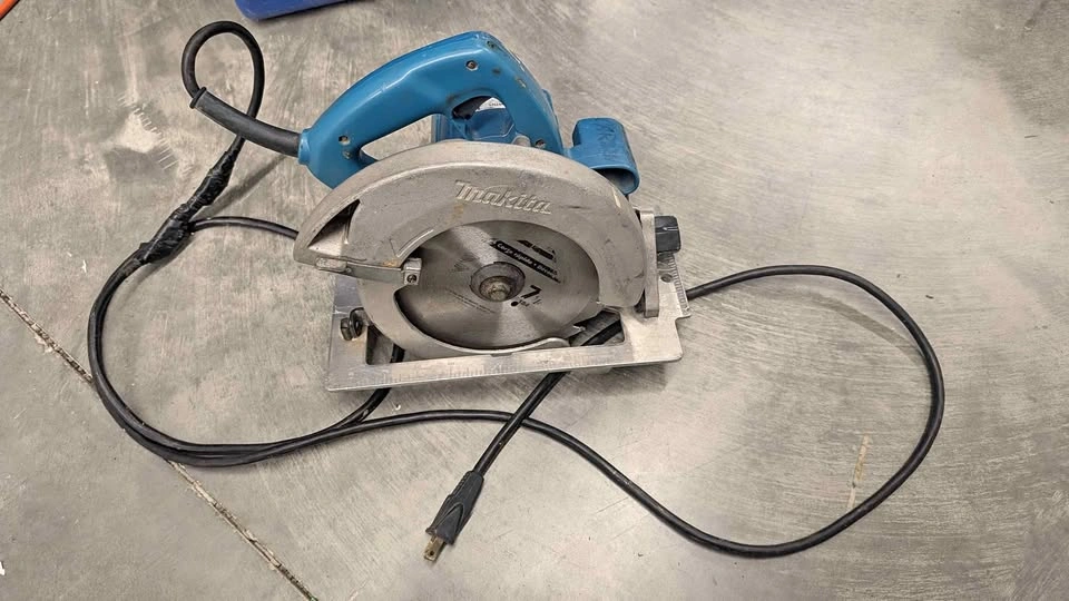 Makita 5007NB Circular Saw