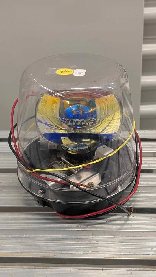 Code 3 D-Tech Rotating Beacon Light - photo 2