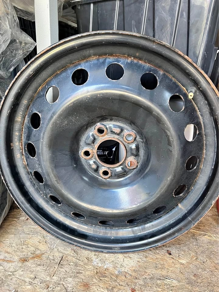 Selling 4 Steelies