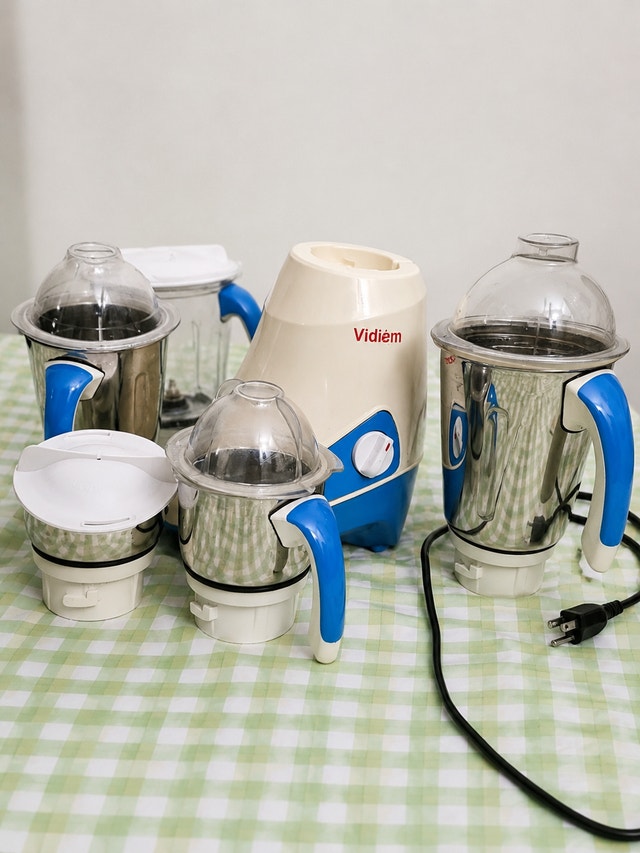Vidiem Versa Pro 750W- Indian Mixer Grinder with 5 jars - photo 3
