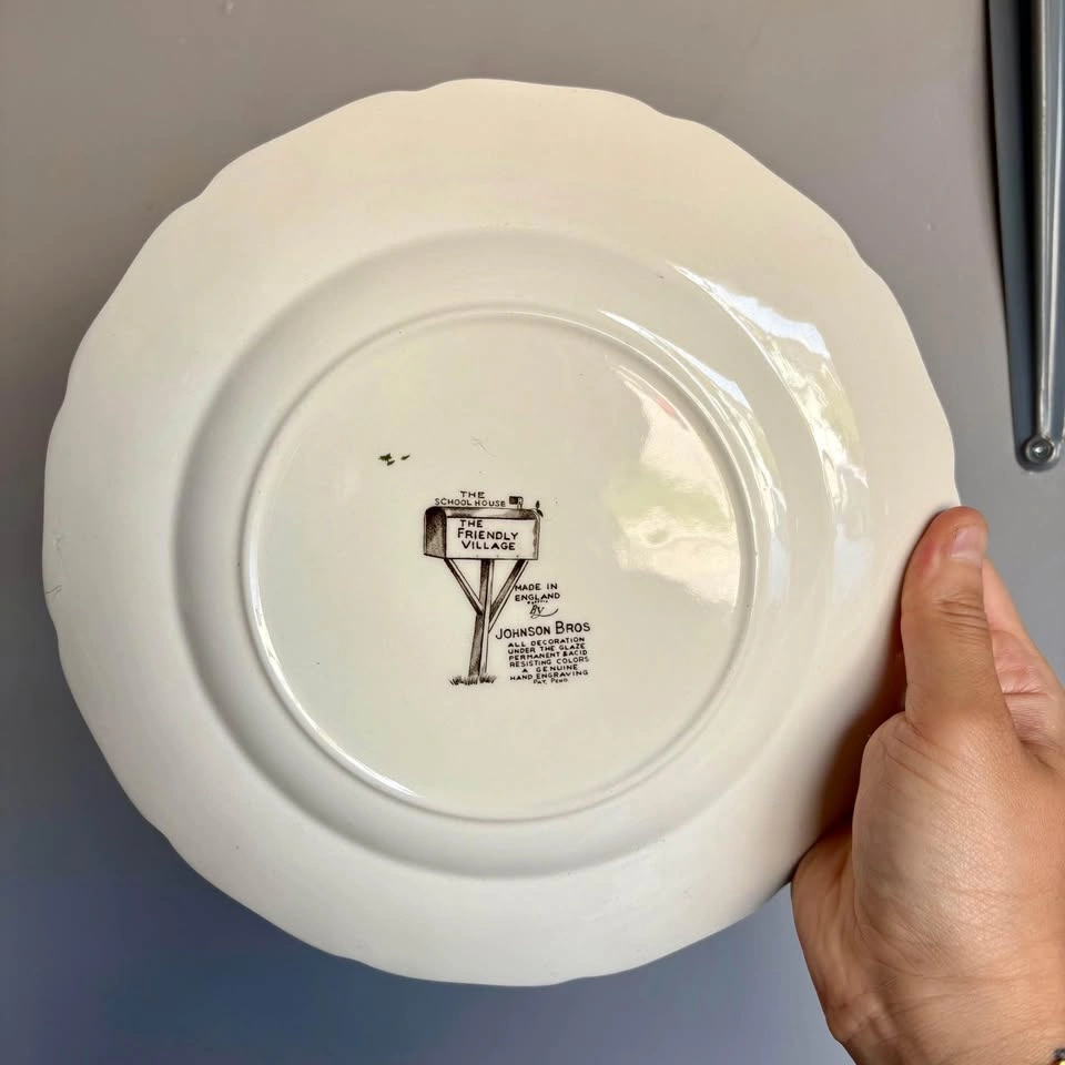 Johnson Brothers The School House 10" Decorative Plate - photo 3