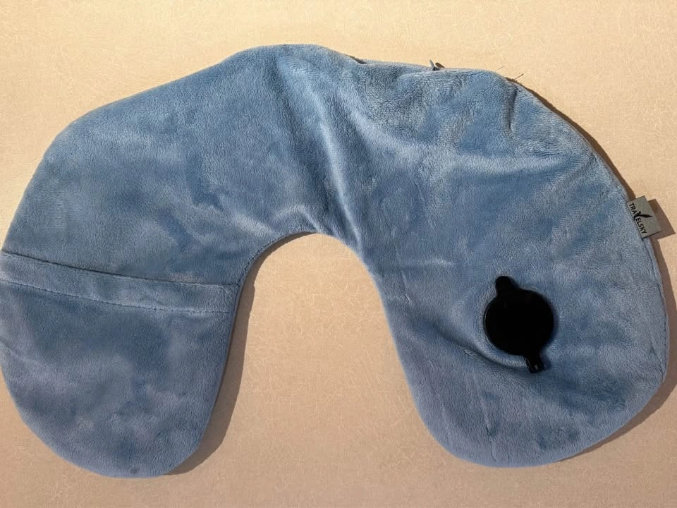 Inflatable Travel Neck Pillow - photo 2