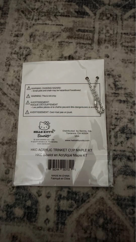 Hello kitty acrylic keychain - photo 2